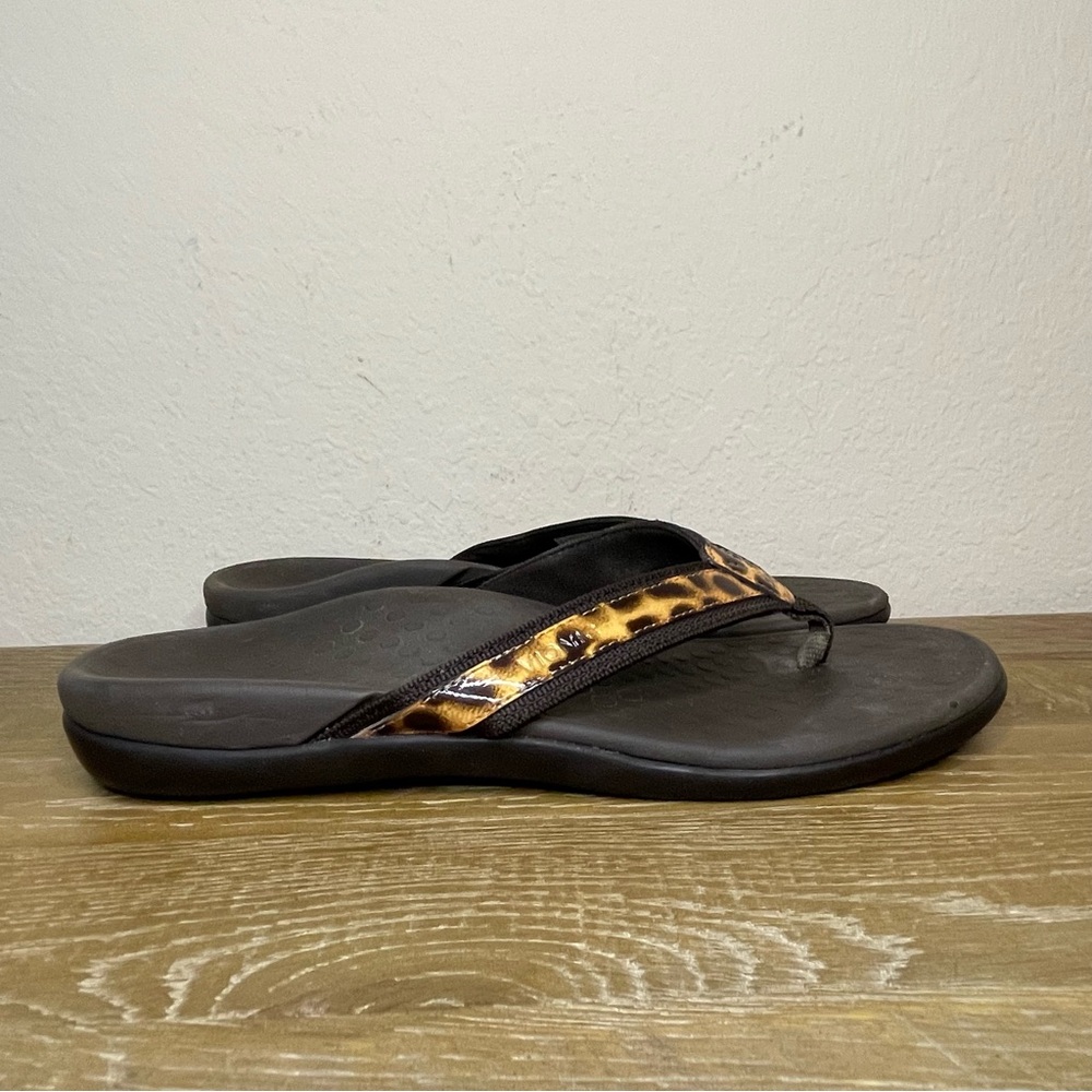 Vionic Tide II Size 8 Leopard Cheetah Print Thong Flip Flop Patent Leather - Picture 4 of 9